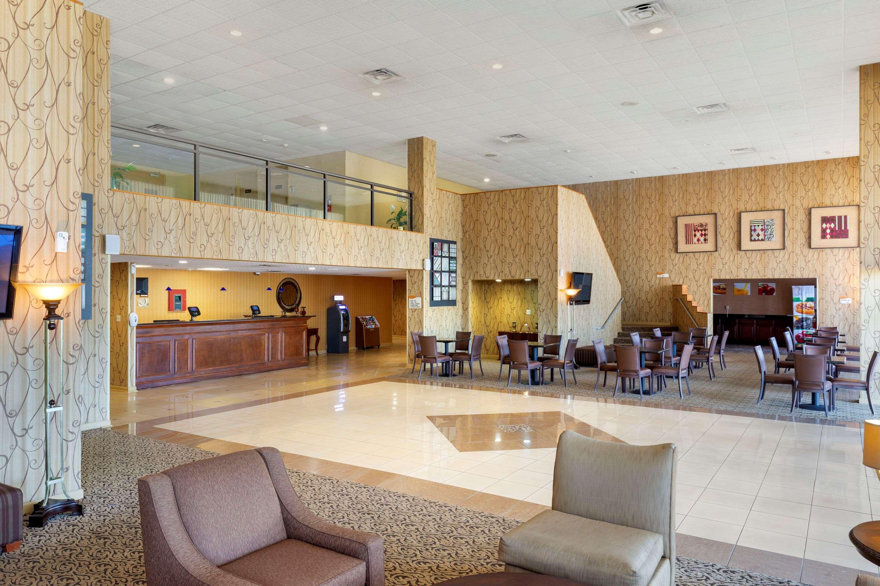 Quality Inn & Suites - Greensboro-High Point מראה חיצוני תמונה