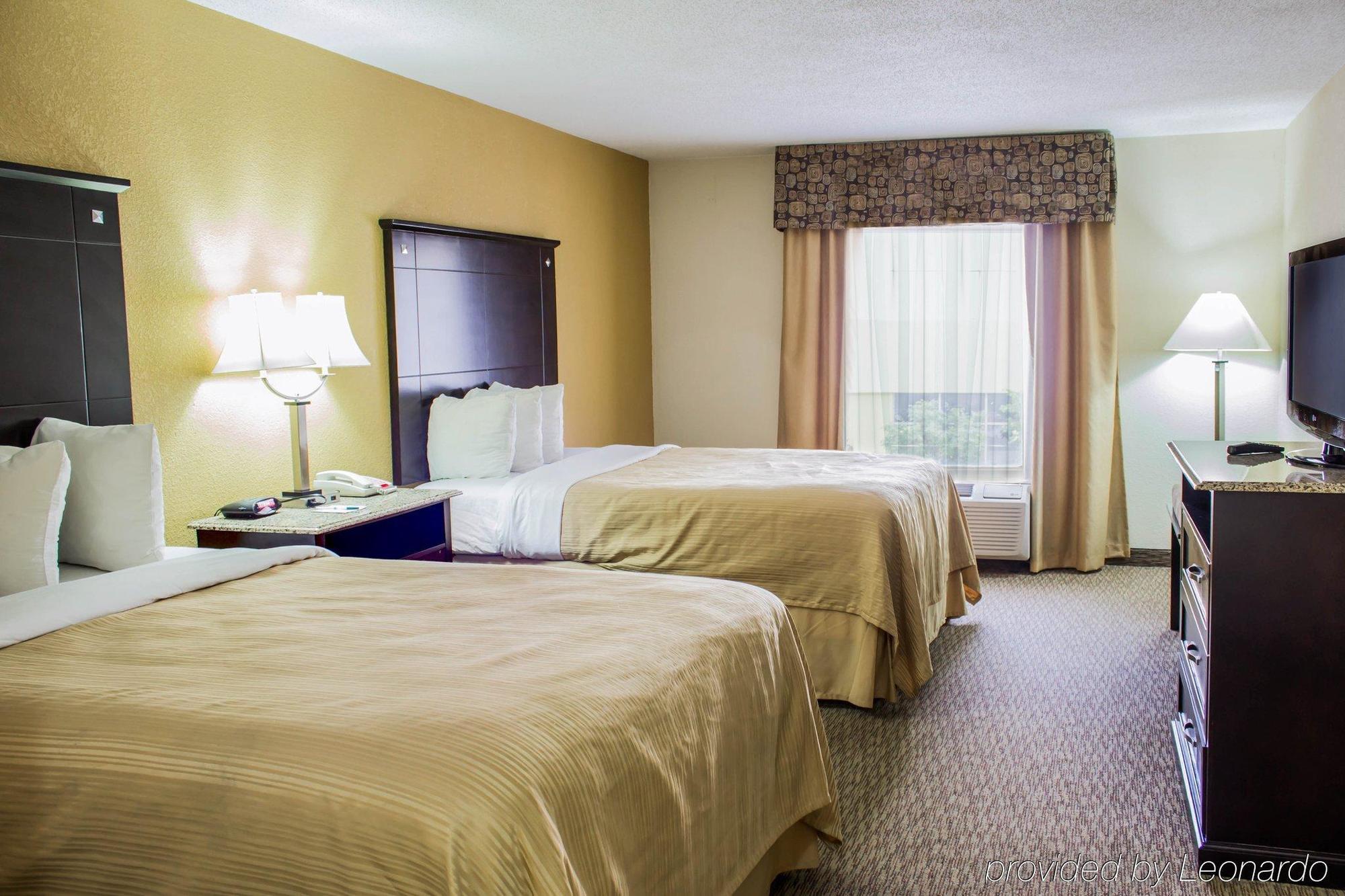 Quality Inn & Suites - Greensboro-High Point מראה חיצוני תמונה