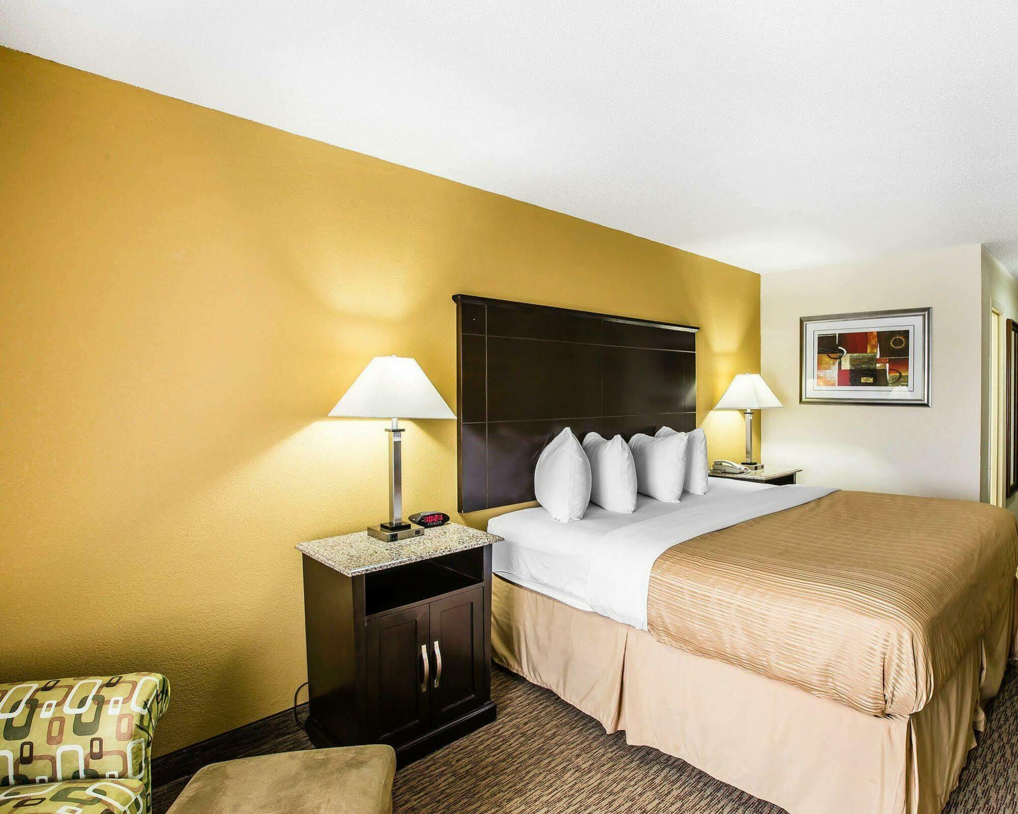 Quality Inn & Suites - Greensboro-High Point מראה חיצוני תמונה